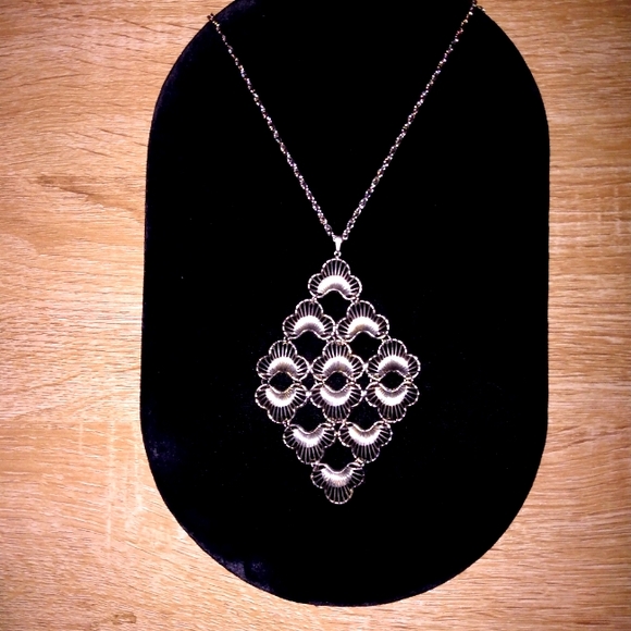 ♥️Vtg. SARAH COVENTRY Lotus Blossom Necklace - Picture 3 of 7